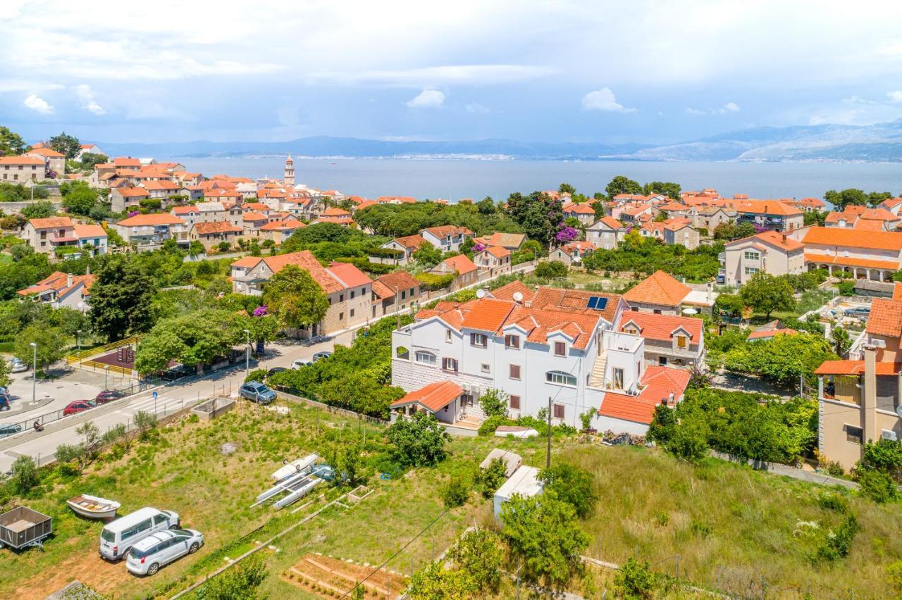 Villa Dinka Sutivan Buitenkant foto