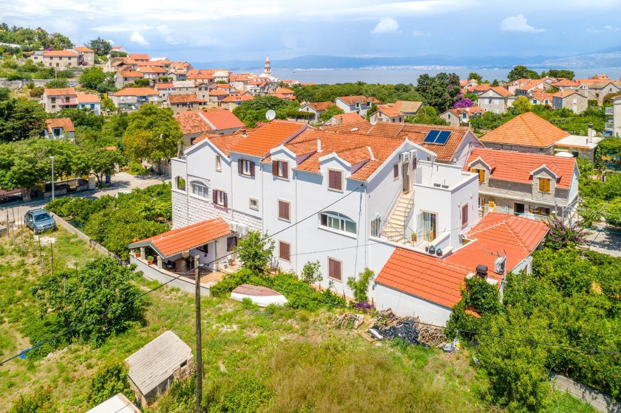 Villa Dinka Sutivan Buitenkant foto