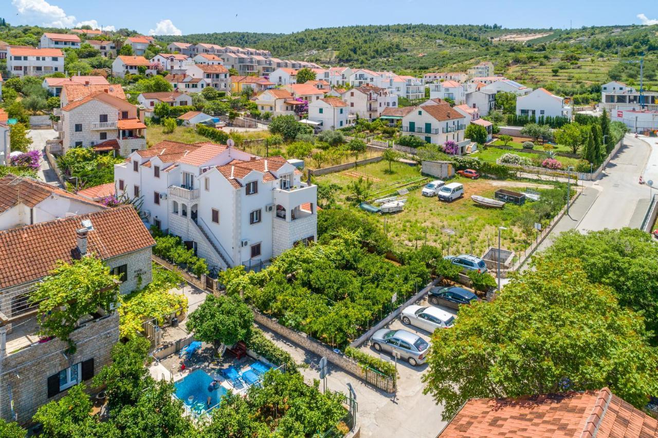 Villa Dinka Sutivan Buitenkant foto