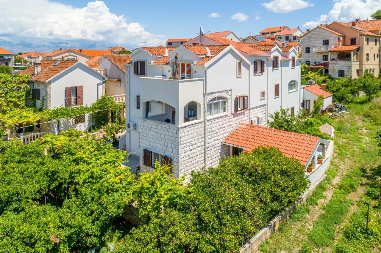 Villa Dinka Sutivan Buitenkant foto