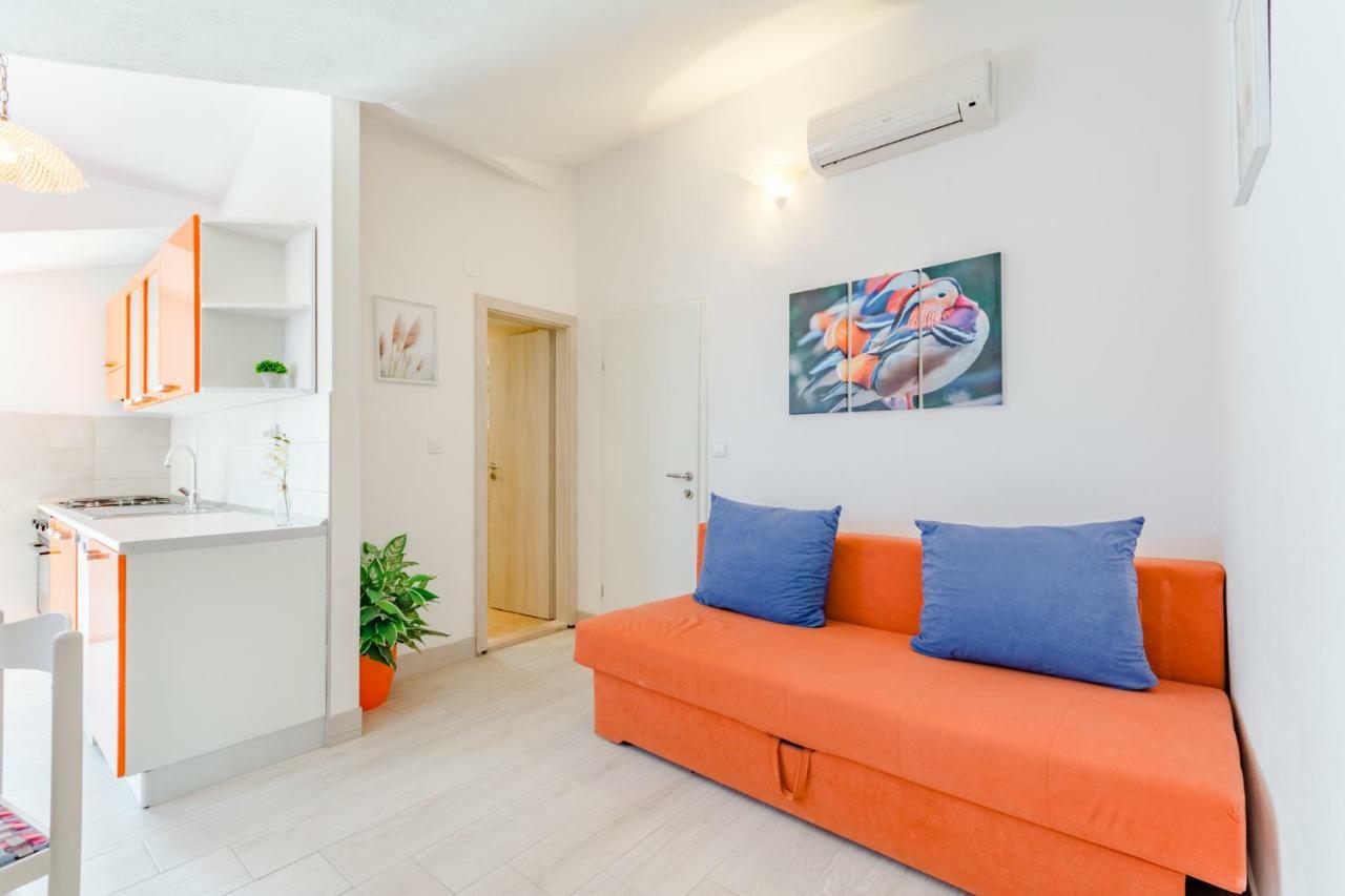Villa Dinka Sutivan Buitenkant foto