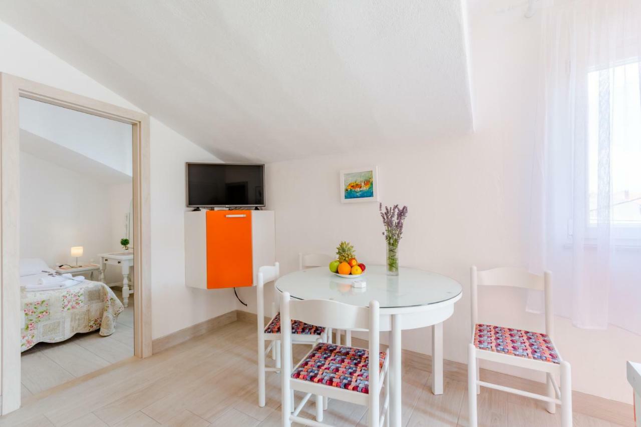 Villa Dinka Sutivan Buitenkant foto