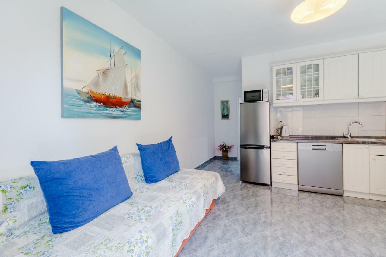 Villa Dinka Sutivan Buitenkant foto